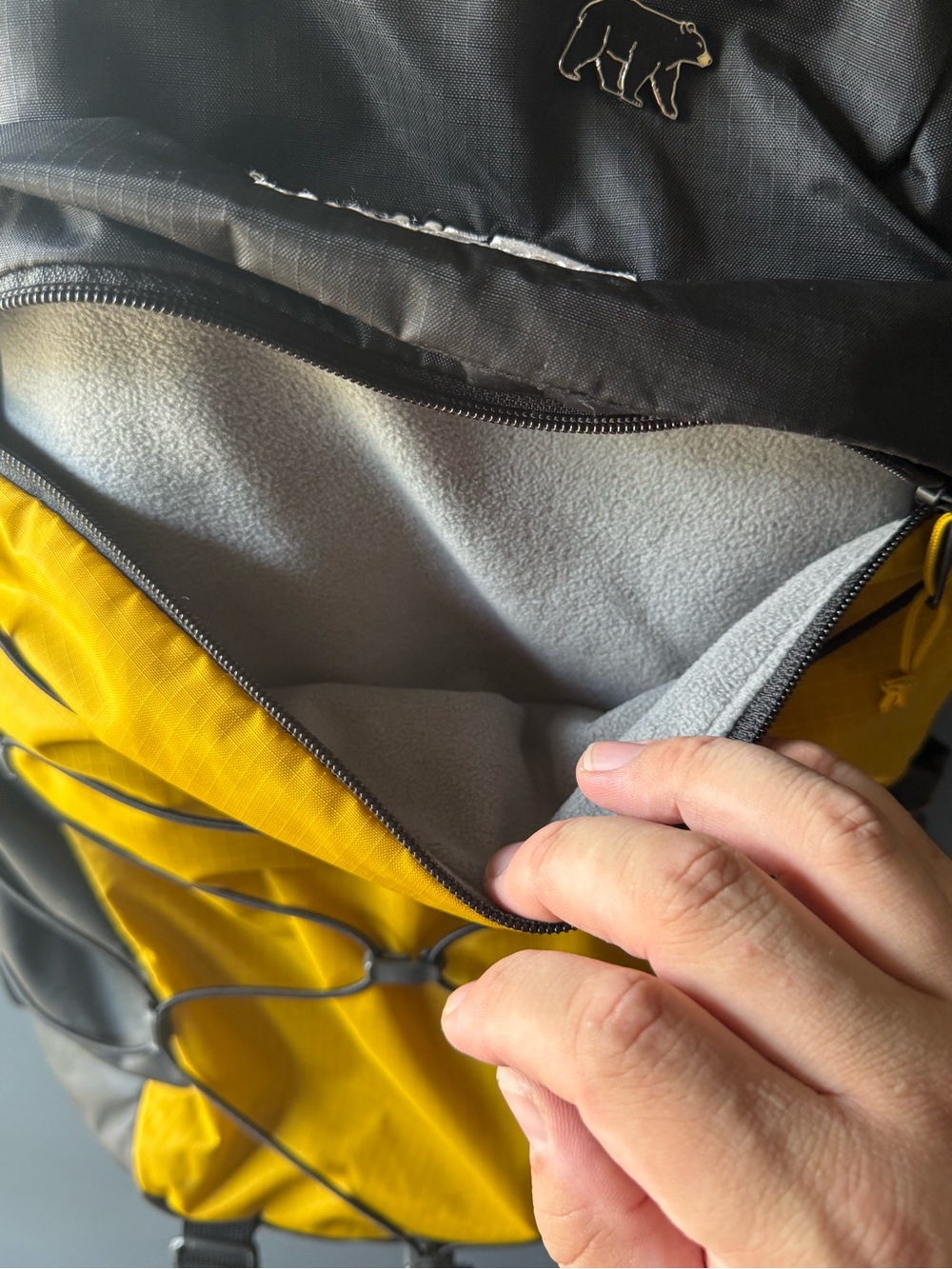 The North Face Two-Tone Yellow and Black Daypack Backpack 31L - Picture 5 of 10